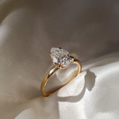 Willie- 1.0 CT Pear Solitaire Moissanite Ring